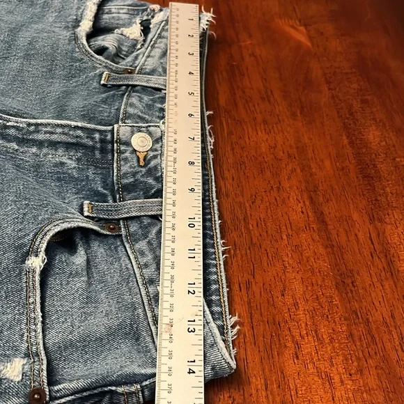 Abercrombie & Fitch High Rise Mom Jeans Size 28 or 6 Distressed - Picture 9 of 11